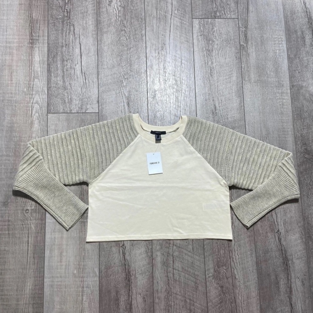 Forever 21 Women’s Ribbed Sleeve Raglan Crop Top Long Sleeve M Oatmeal Cream